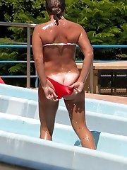 8 pictures - bikini babes photos