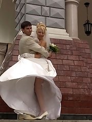 9 pictures - Gallery of Plump Bride Spreads Legs