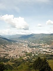 8 pictures - Valery Ponce Colombian Overlook