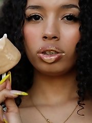 8 pictures - Valery Ponce Colombia Go Go