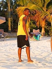 12 pictures - Exciting bikini masturbation on cam