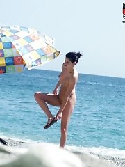 12 pictures - Horny nude girls show flexibility