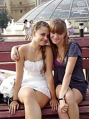 12 pictures - Gorgeous upskirt girl in a park