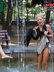 12 pictures - Pics of real sexy girls upskirt in the park