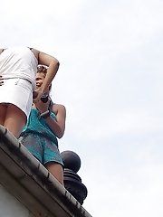12 pictures - Upskirt girls filmed on spy cam
