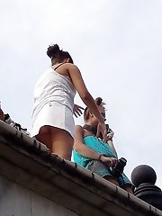 12 pictures - Upskirt girls filmed on spy cam