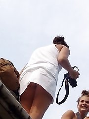 12 pictures - Upskirt girls filmed on spy cam