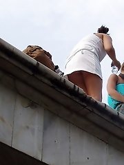 12 pictures - Upskirt girls filmed on spy cam