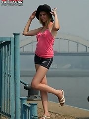 12 pictures - Hottie's tight booty shorts