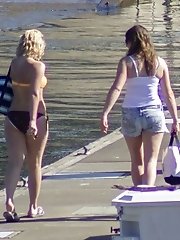 12 pictures - Seducing butts in bikini for cam guy