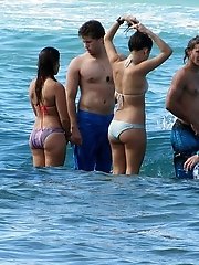 12 pictures - Swimsuit sluts entice with hot body