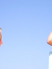 12 pictures - Fantastic bikini panty beach show