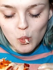 8 pictures - Vonnie Bean No Pants Pizza