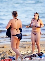 12 pictures - Ass sexy view in the cute bikinis