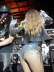 8 pictures - celebrity pussy upskirt pictures