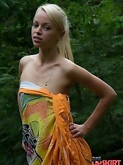 12 pictures - Angel looking teens are all nude