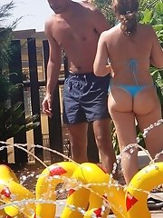 12 pictures - Wet bikinis on well shaped amateurs