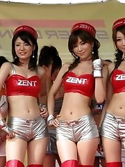 12 pictures - Cameltoe upskirt gallery