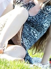 12 pictures - Beautiful and seductive blonde upskirt