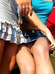 24 pictures - Voyeur upskirt gallery