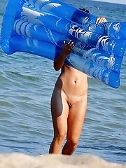 12 pictures - Naturist women ripping the holes