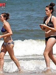 12 pictures - Hot amateurs out of their bikinis