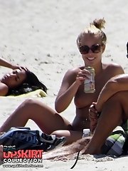 12 pictures - Hot amateurs out of their bikinis