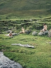 12 pictures - Young nudists playing around on cam