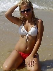 15 pictures - These girls' look great in and without wet bikinis