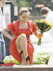 12 pictures - Upskirting and having fun