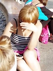 12 pictures - Upskirting and having fun