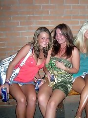 12 pictures - Sweet babes never mind getting their upskirt shot