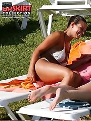 12 pictures - Panty thong asses waving on the cam