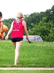 12 pictures - Panty thong asses waving on the cam