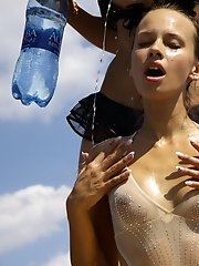 8 pictures - downblouse beach nipples gallery