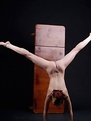 17 pictures - Extreme Nude Gymnastics