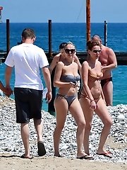 12 pictures - Bikini sluts having no shame at all