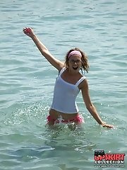 12 pictures - Sexy bikini teens don?t mind posing on the beach