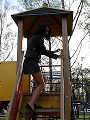 12 pictures - Sexy no panty upskirt
