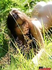 12 pictures - Amateurs long lasting nudity flash