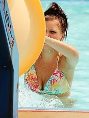 12 pictures - Bikini beach nudity secretly spied