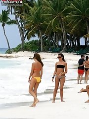 12 pictures - Girls taking swimsuits off before cam