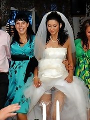 24 pictures - Lace and torn pantyhose upskirt photo sets