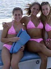 12 pictures - Girls in tiny panties sunbathing under the hot sun
