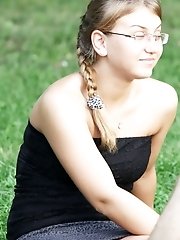 12 pictures - Accidental upskirts caught on camera