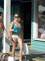 12 pictures - Cameltoe upskirt gallery