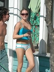 12 pictures - Cameltoe upskirt gallery