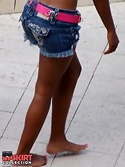 12 pictures - Bikini bra girls wearing sexy shorts