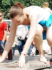 12 pictures - These upskirt girls know no shame