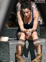 12 pictures - Female upskirt oops. Pink panties up her mini skirt